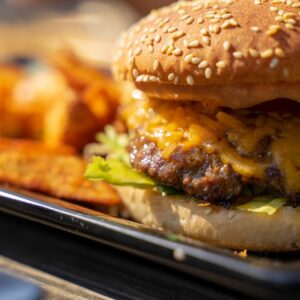 Burger wołowy z serem
