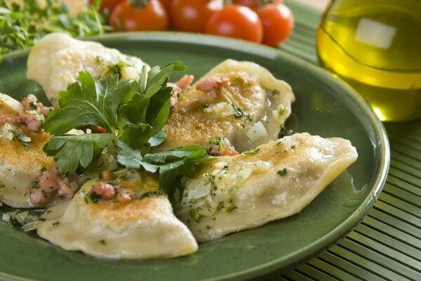 Pierogi z mięsem z okrasą